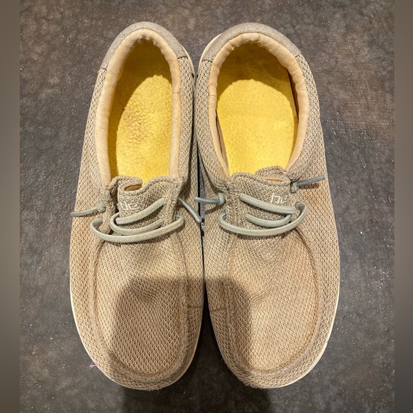Boys hey dudes size 6 - Picture 1 of 6